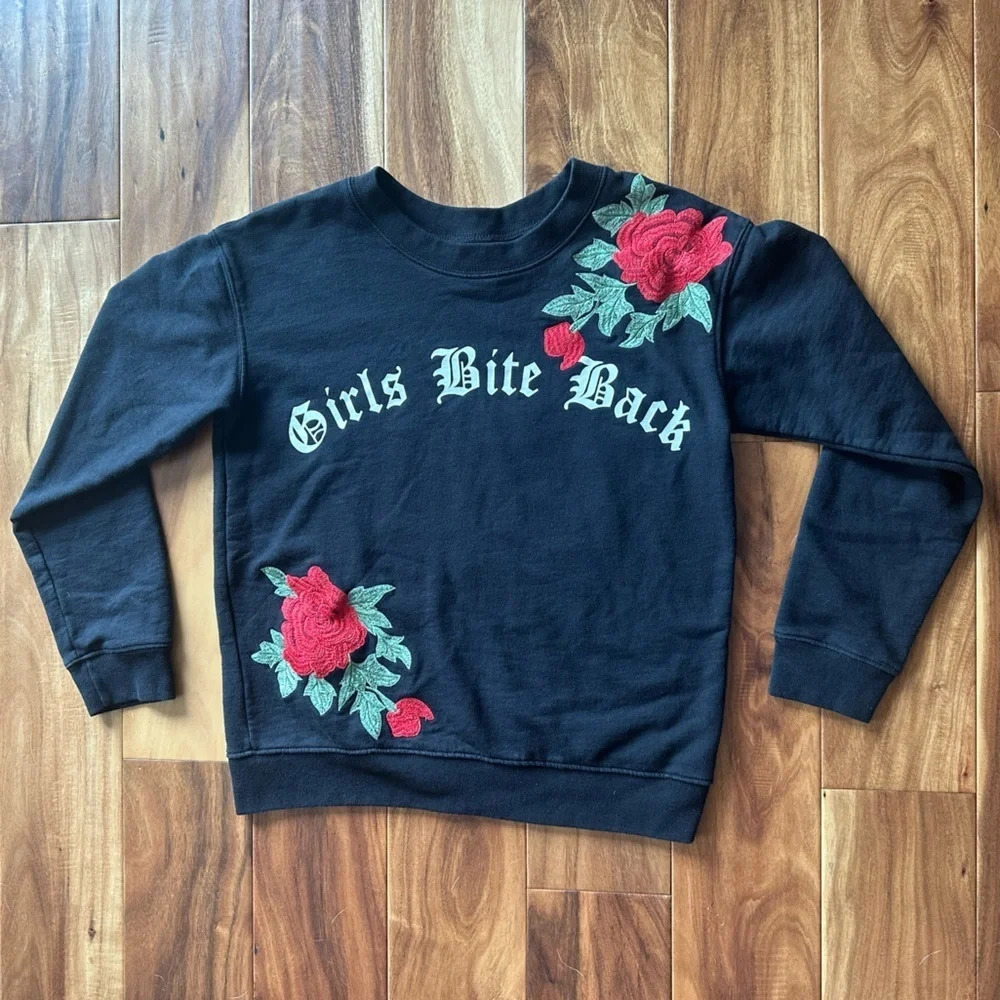 Freeze Girls Bite Back Rose Embroidered Crewneck size XS